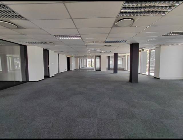 669M² OFFICE TO LET IN BRYANSTON